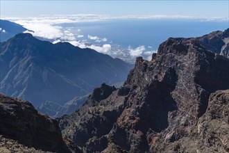 View into the Caldera de Taburiente from the Roque de los Muchachos