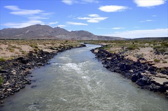 Barren landscape at the Rio Grande