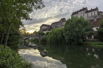 River Ognon and view of the old town