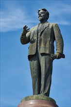 Statue of Mikhail Ivanovich Kalinin