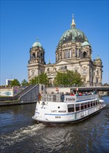 Excursion boat on the Spree