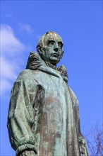 Statue of Roald Amundsen