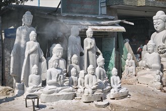 Stonemasonry firms with Buddha statues