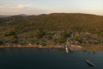 Lakeshore Lodge