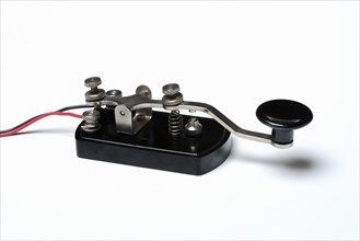 Morse device with Morse key