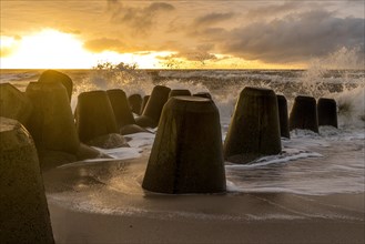 Concrete breakwater
