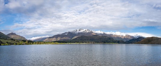 Snow covered mountains at Lake Wanaka