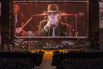 Udo Lindenberg in concert with big screen