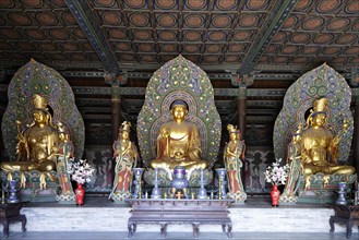 Buddha statues in Puguangming Hall
