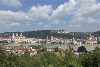 City view, view from the viewpoint of the pilgrimage church Mariahilf over the river Inn to the old town