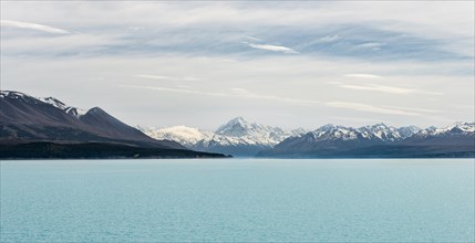 Turquoise glacial lake Lake Pukaki with views of Mount Cook, Mount Cook National Park
