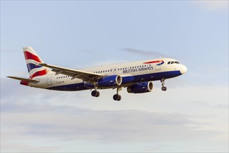 Passenger aircraft of the airline British Airways on approach
