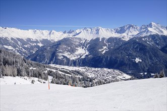 View from Moeseralm to the village of Fiss