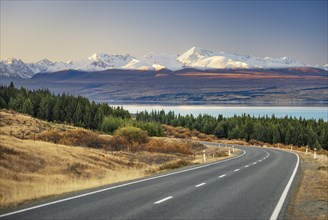 Road to Mount Cook at Lake Pukaki