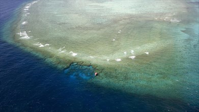 Bird's eye view of the outer reef