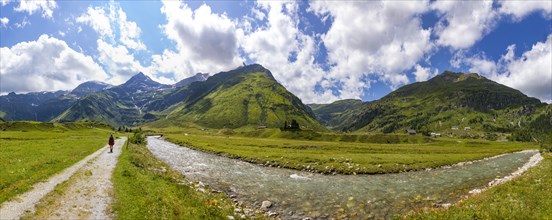 Hiking trail along the Nassfeld Ache