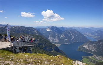 View from the Five Finger viewpoint to Lake Hallstatt