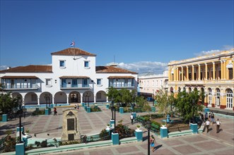 Parque Cespedes with the town hall on the left and the nineteenth-century building of the Casa de la Cultura on the right