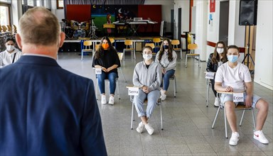 Pupils wear masks during lessons in the music room