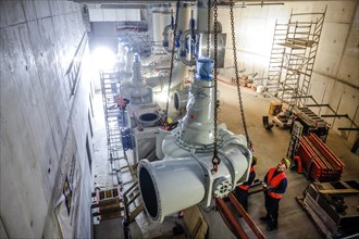 Installation of wastewater pumps in the new pumping station Oberhausen