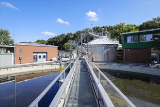 Wastewater treatment in the wastewater treatment plant