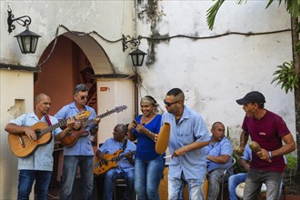 Music performance at the Casa de la Trova