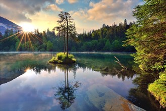 Lake Crestasee at sunrise