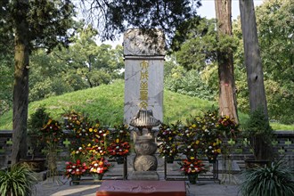 Grave of Confucius at the cemetery of the Kong family