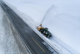 Snow blower clears main road E6