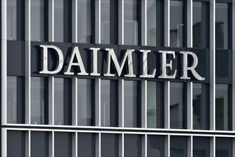 Lettering Daimler