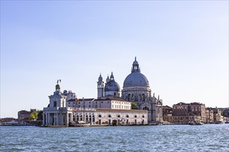 Dogana da Mar and Basilica Santa Maria della Salute