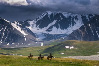 Horse riding tour in Mongolian Altai mountains. Altai 5 bogd mountain