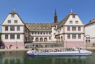 Excursion boats on the Ill in front of the historical museum