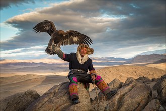 Old eagle hunter. Bayan-Ulgii province