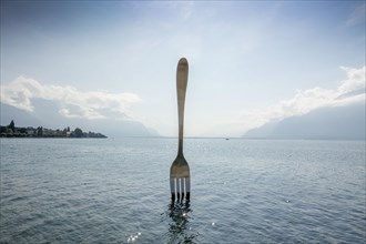 Sculpture The fork by Jean-Pierre Zaugg