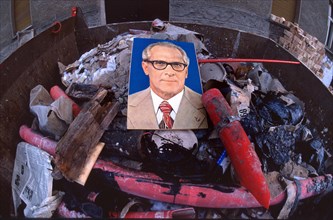Official Honecker portrait in a waste container