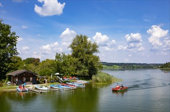 Boat rental at Lake Tachingen near Tettenhausen