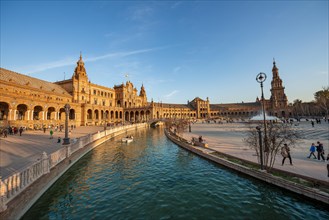 Plaza de Espana in the evening light with canal