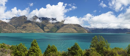 Lake Wakatipu with Thomson Mountains