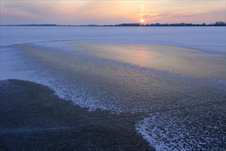 Ice on the frozen Duemmer in winter