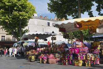 Bags at the weekly market in Apt