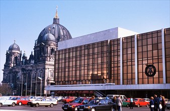 Shortly after the fall of the Berlin Wall Palast der Republik