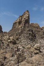 Sandstone formations with salt deposits
