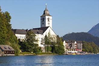 Sankt Wolfgang pilgrimage church with hotel Im Weissen Roessl am Wolfgangsee