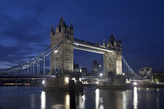Vue nocturne Tower Bridge