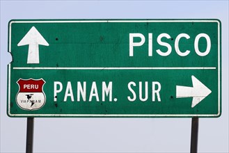 Sign to Pisco and the Panamericana Sur