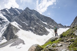 Hiker on the ascent to the Moerchnerscharte
