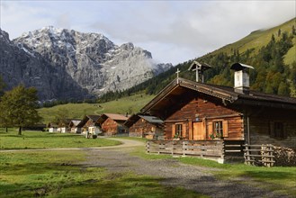 Engalm in front of Grubenkarspitze