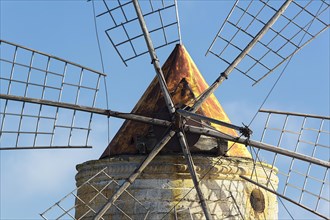 Traditional windmill for salt production