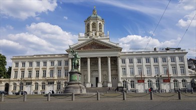 Place Royale and the statue of Godfrey of Bouillon